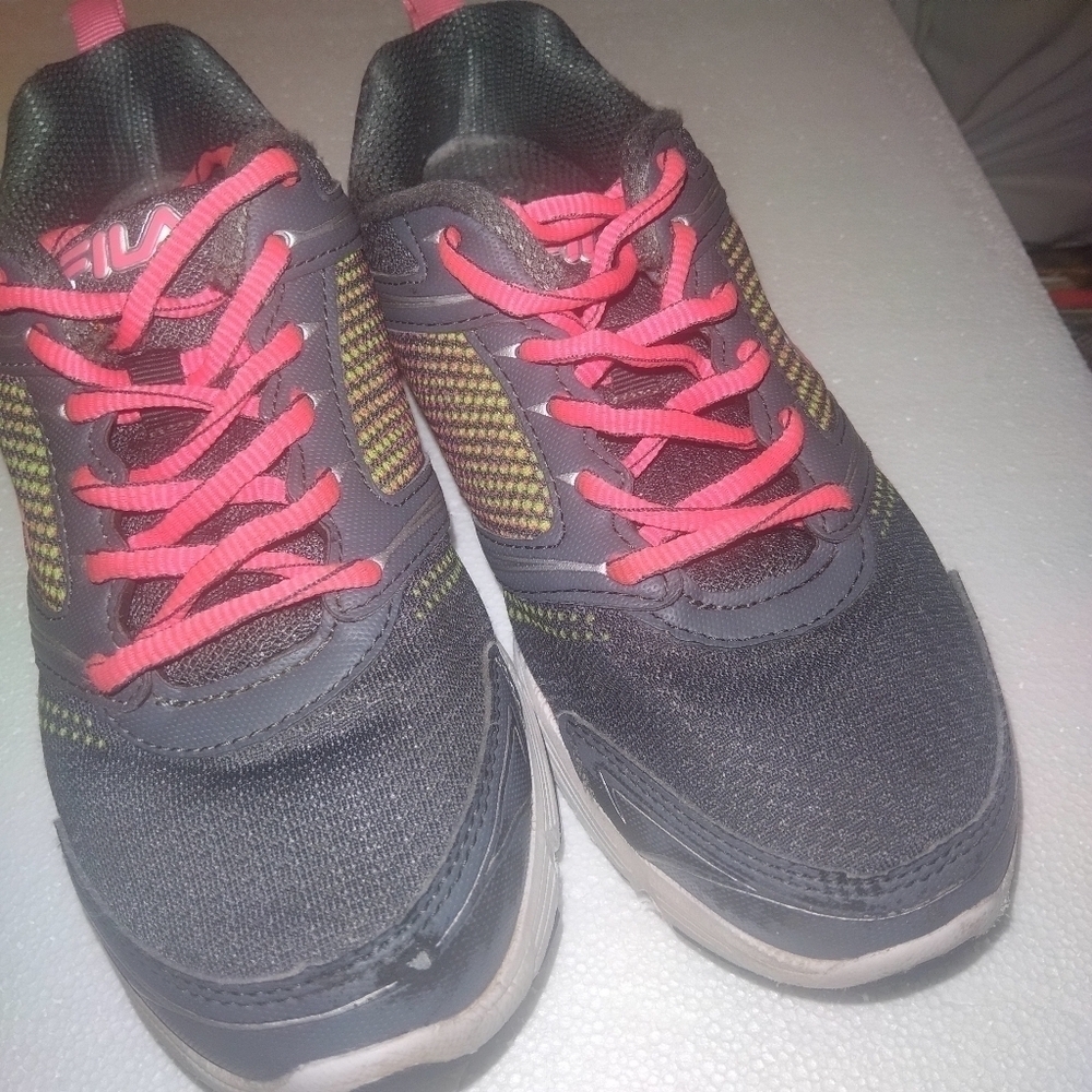FILA VECTOR Women's Girls  Fitness Run Walk Train Classic Tennis Shoes 6 1/2​